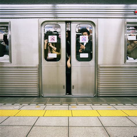 naked in subway